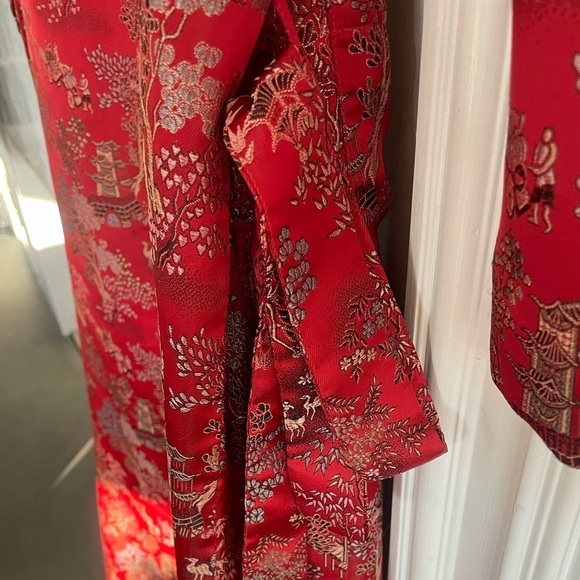 Red Satin Chinese Robe or Kimono - Picture 8 of 10